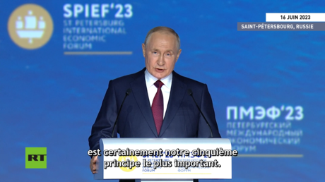 «Le système international néocolonial a cessé d'exister», lance Poutine depuis Saint-Pétersbourg