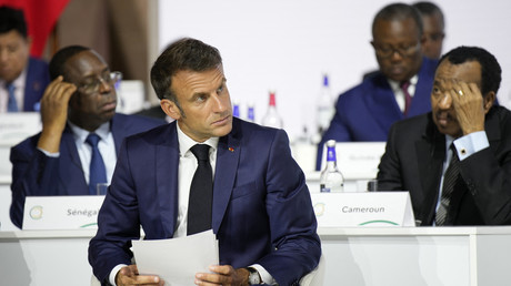 Macron accuse la Russie de déstabiliser l'Afrique, Moscou évoque des relations basées sur le respect