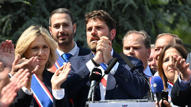 Emeutes, agressions contre les élus : manifestations à l'appel de l'Association des maires de France
