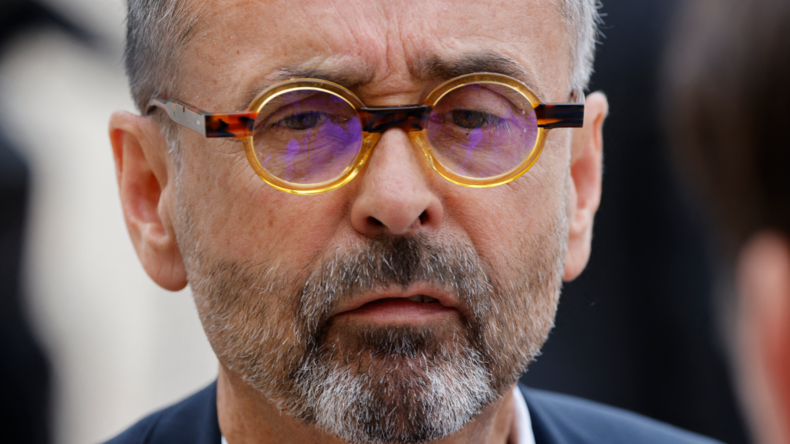 Malgré la loi, Robert Ménard ne veut pas marier un OQTF, l’accusant de «mariage blanc»