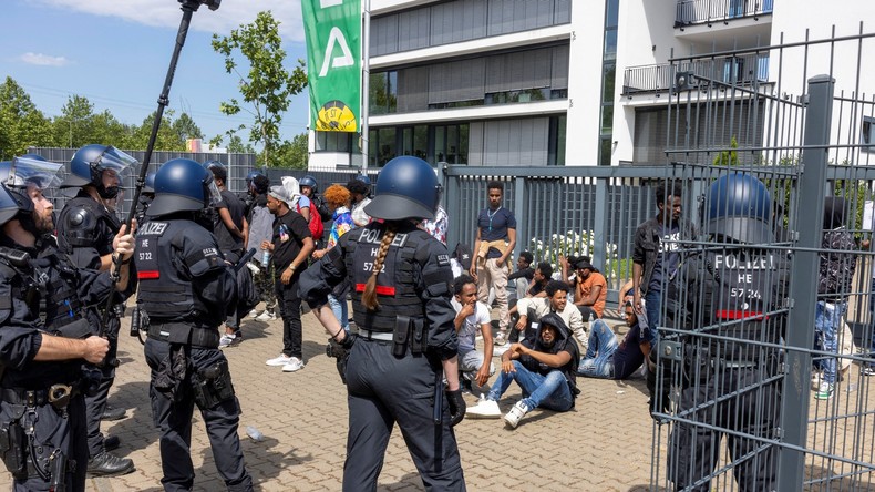 Heurts en Allemagne : une vingtaine de policiers blessés lors d'un festival de musique érythréenne