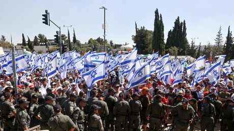 Israël : adoption par le Parlement d'une mesure clé de la réforme judiciaire