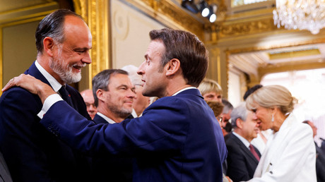 Présidentielle 2027 : Edouard Philippe pourrait «prendre le relais», selon Emmanuel Macron