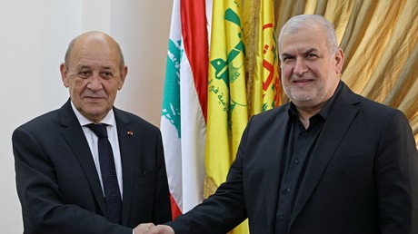 En tournée au Liban, Jean-Yves Le Drian essaie de rattraper les faux-pas de Macron