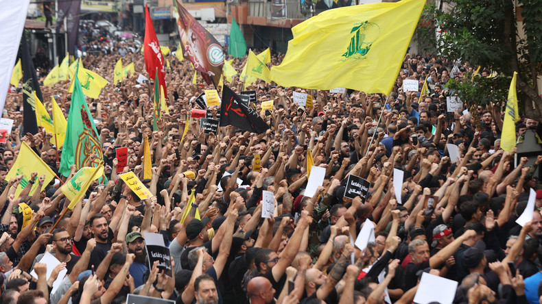 Liban : le Hezbollah enterre un de ses miliciens après un accrochage (VIDEO)