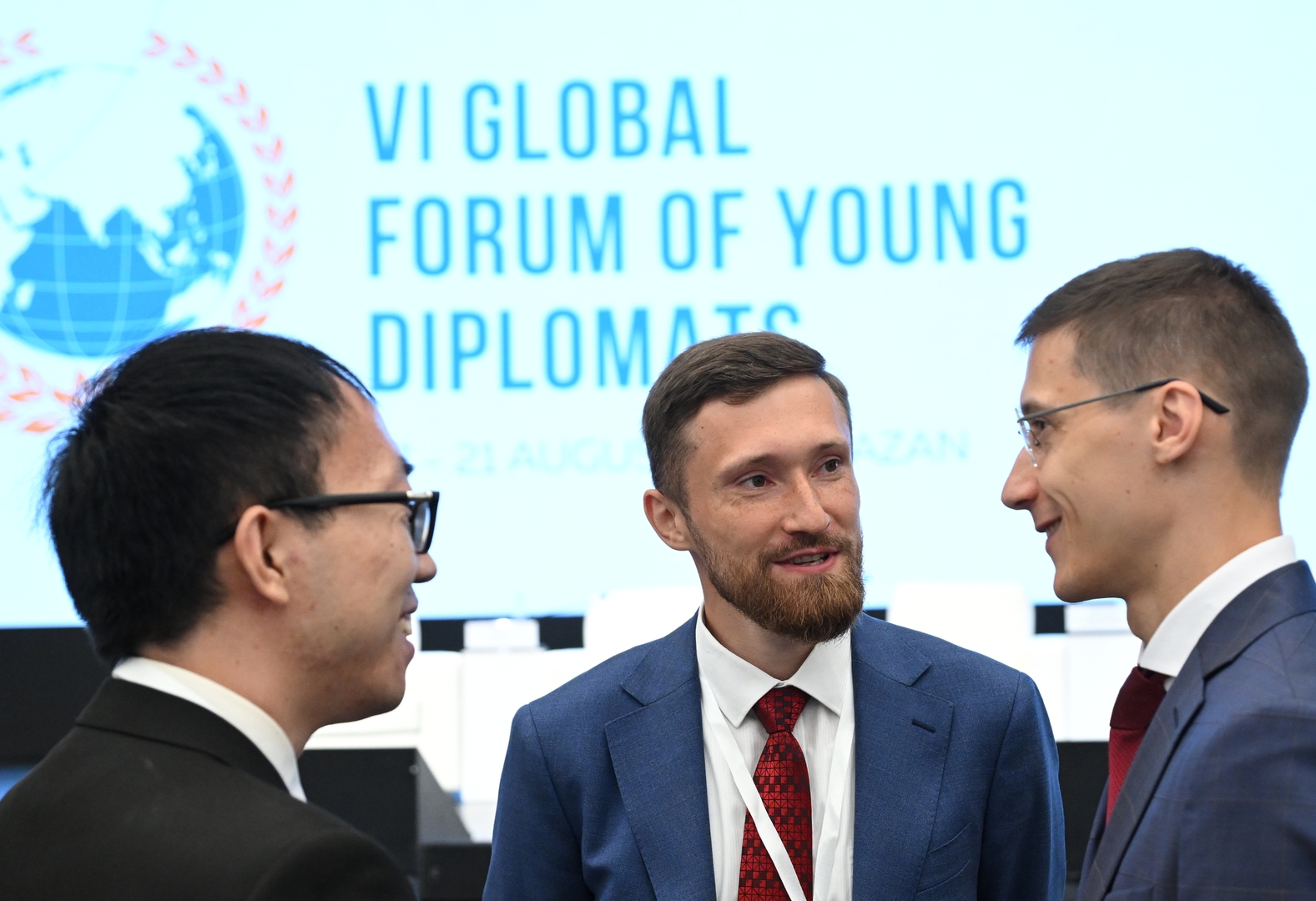 «Nouveau monde multipolaire» : en marge des BRICS, les jeunes diplomates ont tenu leur forum à Kazan