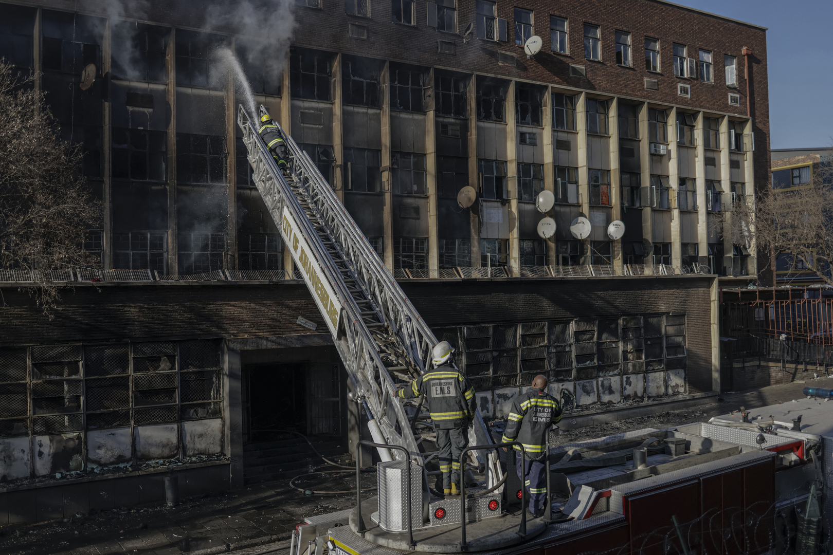 Johannesbourg : au moins 63 morts dans l’incendie d’un immeuble