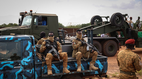 Burkina Faso : cinq policiers tués par des terroristes, l'armée riposte