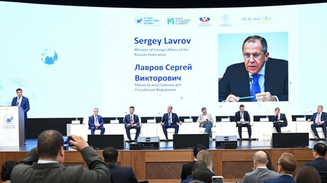 «Nouveau monde multipolaire» : en marge des BRICS, les jeunes diplomates ont tenu leur forum à Kazan