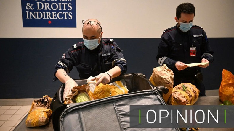 De l’interdiction faite aux Russes d’arriver en Europe avec leurs rasoirs, voitures et missiles