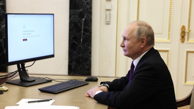 Elections législatives en Russie : Vladimir Poutine appelle les électeurs à voter