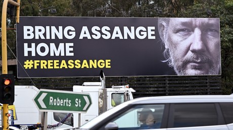 Julian Assange ne peut demander asile en France depuis Londres, selon la justice