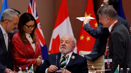 Au Brésil, «nous aimons bien prendre soin des gens» : Lula invitera Poutine au sommet 2024 du G20
