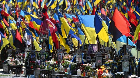 Un cimetière militaire à Lvov, dans l’ouest de l’Ukraine, le 1er juin 2023.