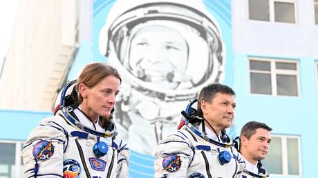 Deux cosmonautes russes et une astronaute de la Nasa décollent de Baïkonour vers l'ISS