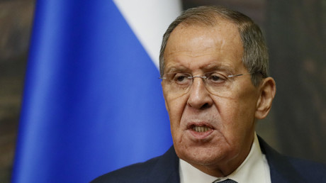 Soutien militaire à l’Ukraine : les Etats-Unis «mènent une guerre» contre la Russie, assure Lavrov