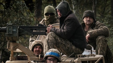 Des soldats ukrainiens, sur un véhicule blindé, près de la ville de Lyman le 6 octobre 2022 (photo d’illustration).