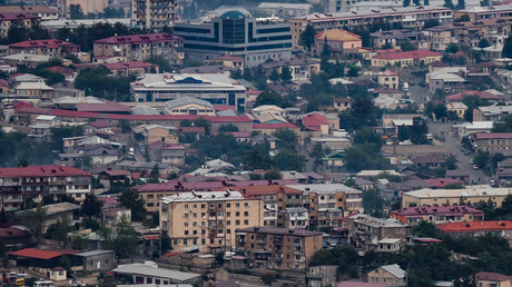 Une photo montre une vue générale des bâtiments de Stepanakert, depuis Choucha, dans la région contrôlée par l'Azerbaïdjan du Haut-Karabakh, le 23 septembre 2023 (photo d'illustration).