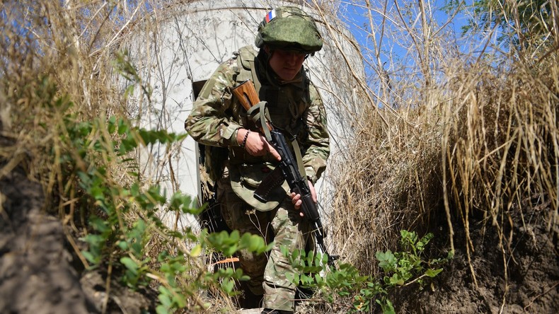 Journée des forces terrestres russes : Poutine salue le personnel et les vétérans
