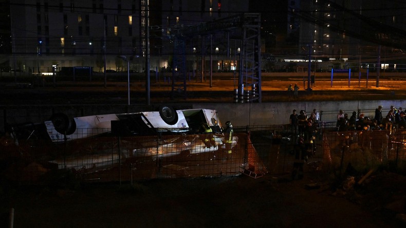 Venise : un bus touristique chute d'un pont, au moins 21 personnes tuées