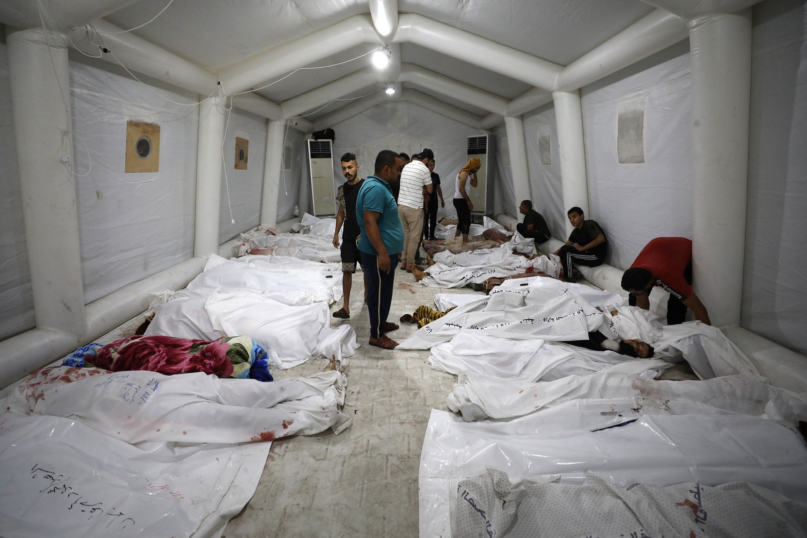 Des centaines de morts dans une frappe sur un hôpital de Gaza, Israël conteste sa responsabilité