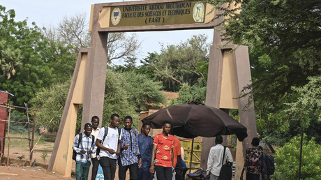«On est bloqué» : les étudiants du Burkina Faso, du Mali et du Niger voient leurs cursus à Paris compromis