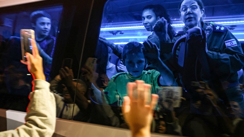 Gaza : la troisième libération d'otages et de prisonniers a eu lieu, Moscou salue celle d'un ressortissant russe