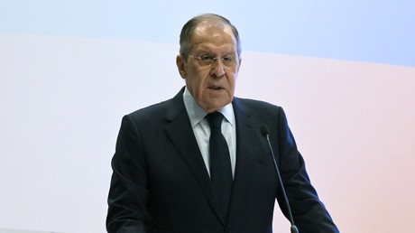 Lavrov juge «profondément alarmantes» les tentatives de l’Occident d’imposer ses valeurs