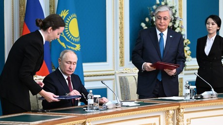 Vladimir Poutine au Kazakhstan pour doper les relations bilatérales