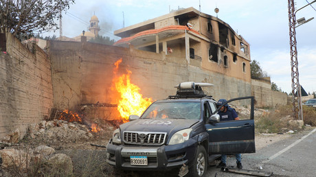 Un véhicule appartenant à un média libanais frappé par un missile israélien le 13 novembre.