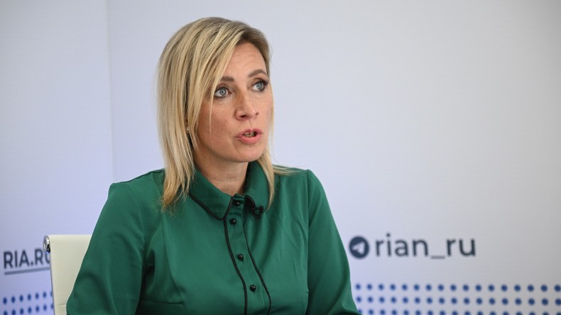 L'absence de publication des listes des victimes à Boutcha «indique une mise en scène», selon Zakharova