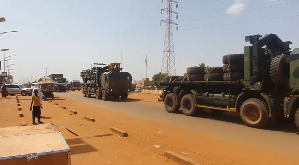 Départ Du Contingent Militaire Français Du Niger — RT En Français