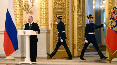 «Notre activité internationale ne fera qu’augmenter», déclare Poutine à 21 nouveaux ambassadeurs étrangers
