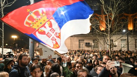 Manifestation de l'opposition à Belgrade le 18 décembre.