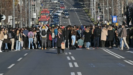 Serbie : des étudiants affiliés à l'opposition se mobilisent à Belgrade