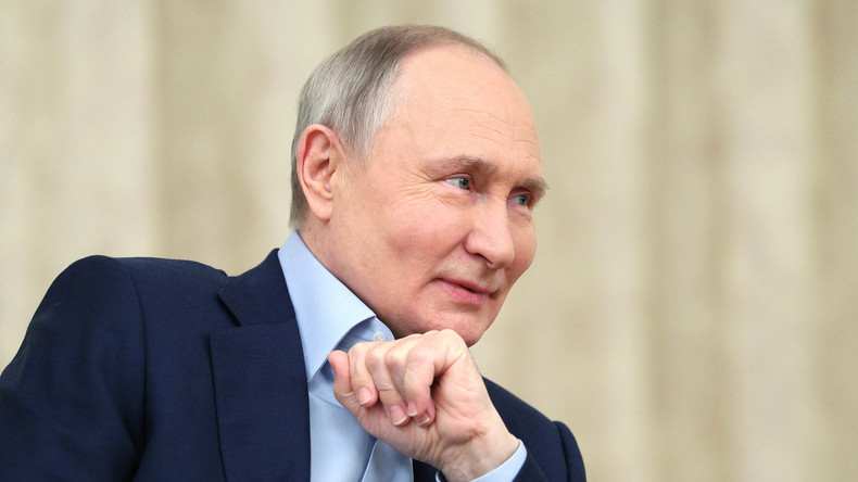EN DIRECT : Poutine se rend à son quartier général électoral au centre de Moscou