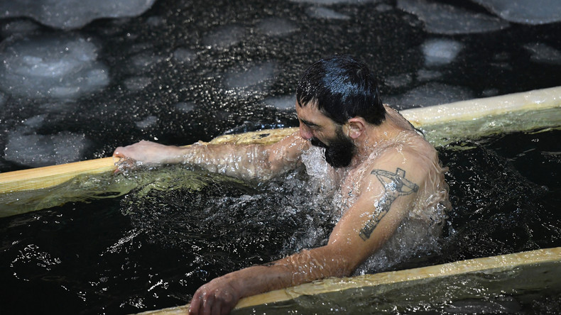 EN DIRECT : bain de l'Épiphanie à Moscou