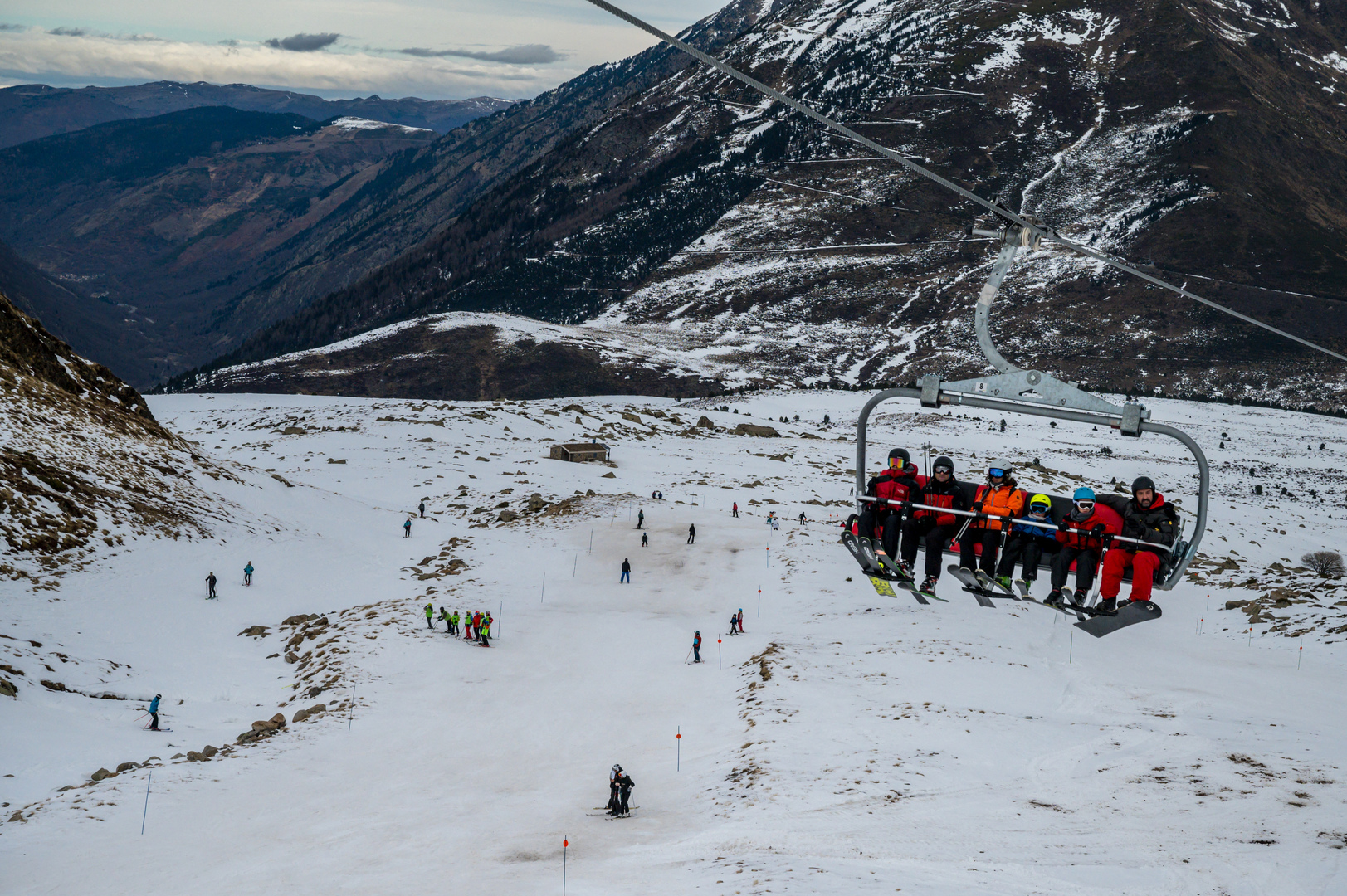 France : les stations de ski des Pyrénées contraintes à la reconversion, faute de neige
