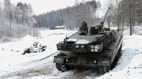 Un char de combat Leopard 2A5 lors d’essais dans la zone d’entraînement militaire de Gaiziunai, près de la base militaire de Rukla, en Lituanie, le 15 décembre 2023. Le blindé a été ramené des combats en Ukraine et réparé en Lituanie (photo d’illustration).