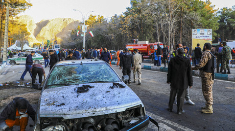 Des personnes et du personnel d’urgence iranien sur le site où deux explosions ont frappé une foule marquant l’anniversaire de l’assassinat en 2020 du général des Gardiens de la Révolution Qasem Soleimani, dans la ville de Kerman, dans le sud de l’Iran, le 3 janvier 2024 (photo d'illustration).
