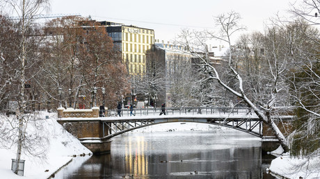 Vue d'un parc enneigé à Riga, en Lettonie, le 8 décembre 2022 (photo d'illustration).