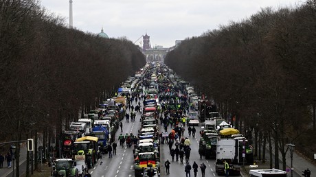 Allemagne : la semaine de mobilisation massive des agriculteurs s'achève, 5 000 tracteurs dans les rues de Berlin