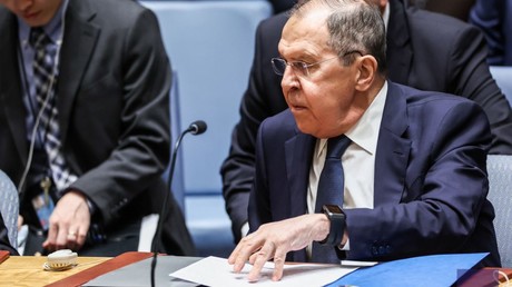 Lavrov refuse de voir la création d'un État palestinien «enterrée» comme les accords de Minsk