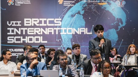 DIALOGUE MONDIAL : LES PARTICIPANTS AU FESTIVAL MONDIAL DE LA JEUNESSE 2024 DISCUTERONT DE LEUR VISION DE L'AVENIR COMMUN