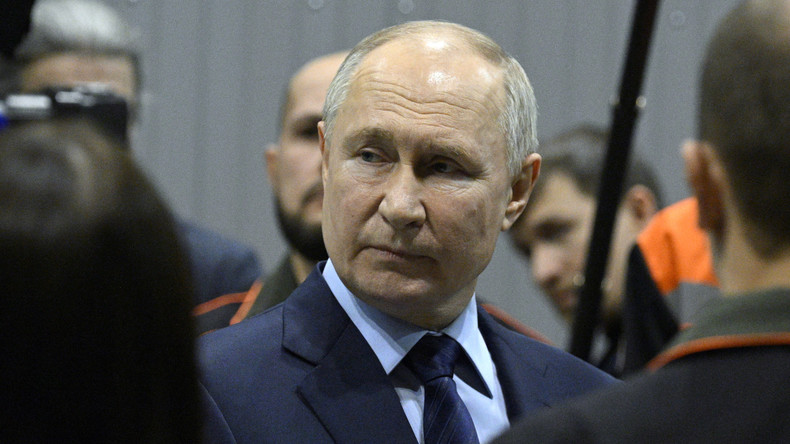 Poutine se rend à Tchéliabinsk