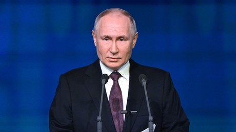 Forum sur les technologies du futur : Poutine appelle à «changer les principes du système de santé»