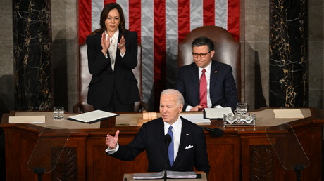 Le président américain Joe Biden prononce un discours sur l'état de l'Union dans la salle du Capitole des États-Unis à Washington, le 7 mars 2024.