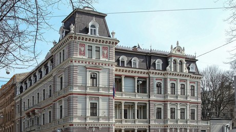Lettonie : l’ambassade de Russie dénonce des confiscations de cartes d’identité d’électeurs russes