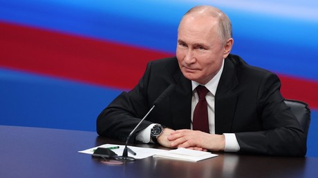 Victoire «record» à l'élection présidentielle pour Poutine, «confirmation» du soutien du peuple, selon le Kremlin