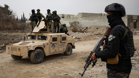 Les forces de sécurité kurdes syriennes Asayish lors d'un raid contre le groupe État islamique à Raqqa, le 28 janvier 2023 (image d'illustration).